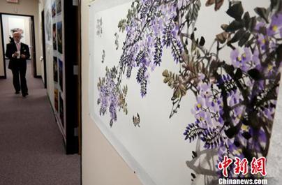 中国书画作品展亮相美国休斯敦