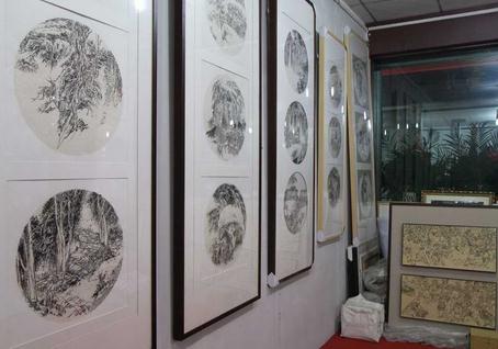 邢玉强、胡伟峰中国画小幅作品交流展亮相河南郑州