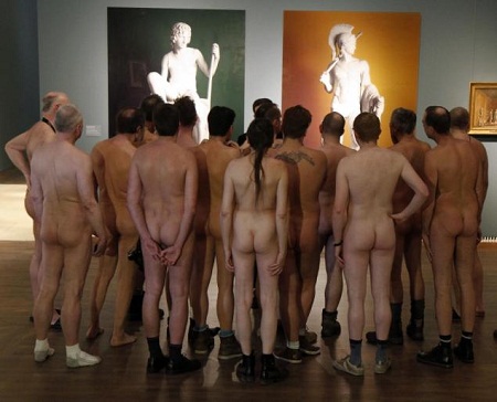 “裸男美术展”