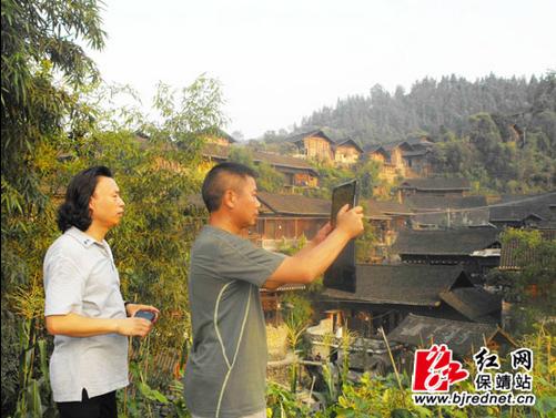 著名山水画家曾刚保靖县吕洞山采风