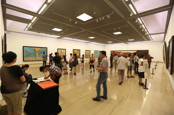 杨尧抗战遗址风景油画展在京开幕