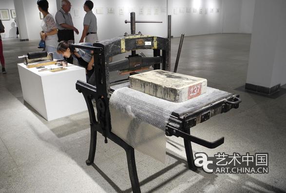 李宏仁石版教学研究展中央美术学院举行
