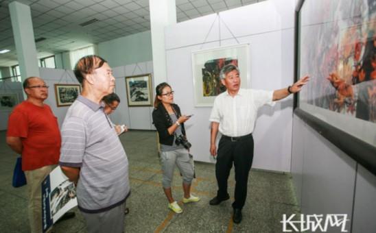 60幅田万荣国画作品亮相河北张家口
