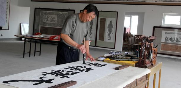 汉风新韵 走进韩兰成汉画像石收藏馆