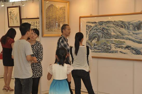 书画家许青奇峰奇云书画精品展在京开幕