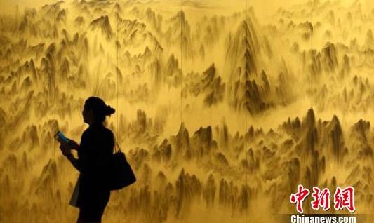 徐龙森50余幅中国山水画亮相江苏南京
