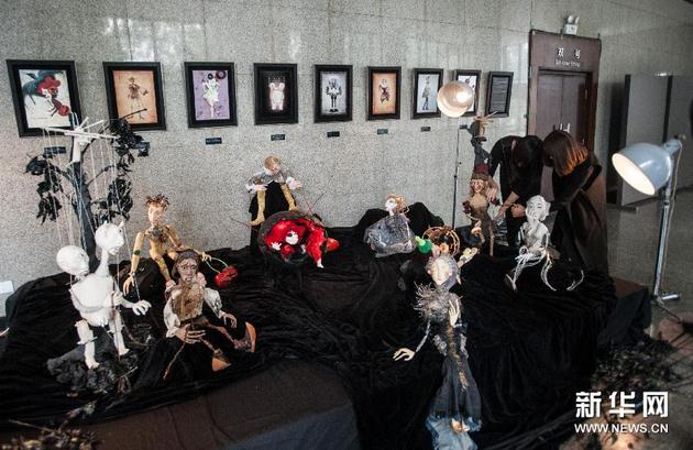 ��������˫��չ չ�ָ߶���̨����