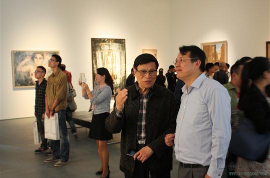 ��ʱ8�����񽭳� �人�������ݵ�������չʢ����Ļ