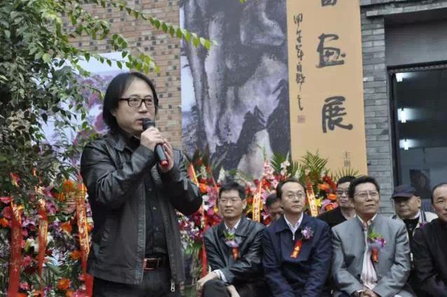 ���������ƻ������黭չ�ڱ�����ׯ�ŷ�����Ļ����ͼ��