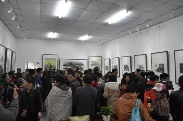 ���������ƻ������黭չ�ڱ�����ׯ�ŷ�����Ļ����ͼ��