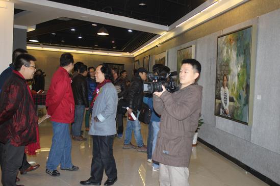 �й��������������ٽ����ͻ�����չ�ھ���Ļ