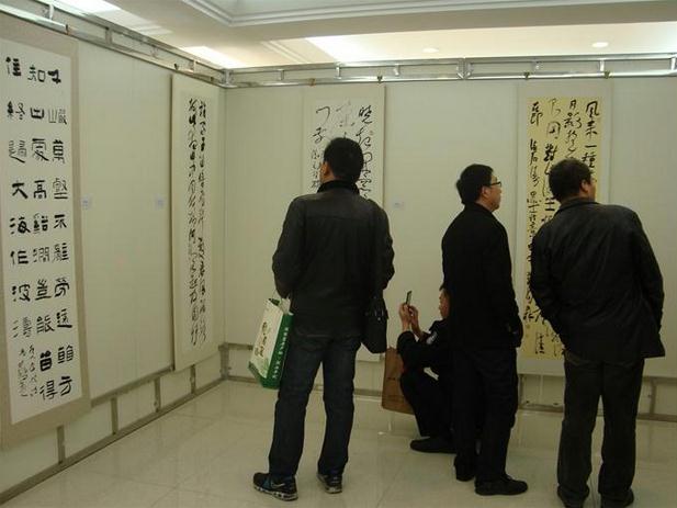 山西省书画家协会首届会员优秀书法作品展在太原举办