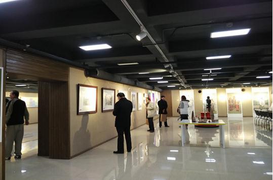 ���Ľ��д���չ������Ʒչ�ڽ�Ļ