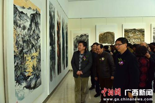 ��˷��Ժ����20����������Ʒչ��Ļ