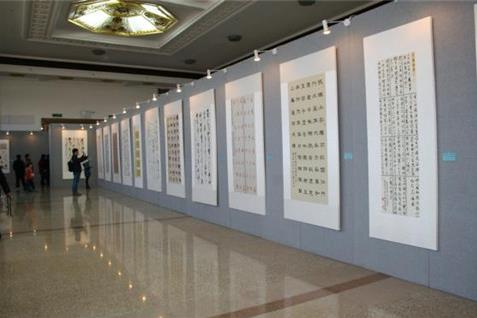 南宁书法篆刻作品晋京展北京民族文化宫举行