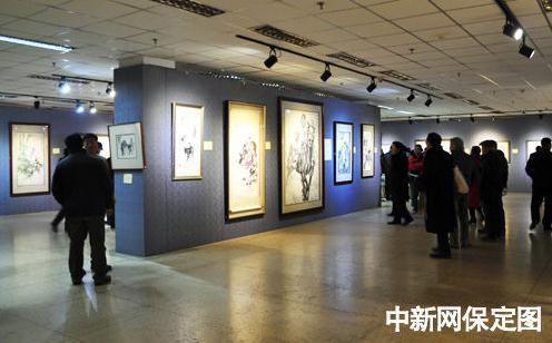 河北保定举办近现代书画文人瓷器精品展