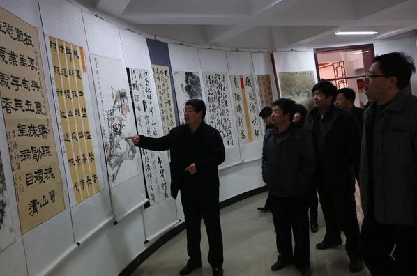 ɽ���˳��ɽ�ؾٰ������黭������Ʒչ