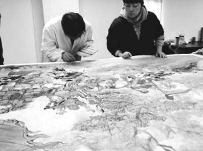 南京博物院“文物医院”修复字画需走72道程序