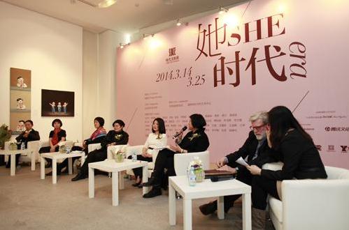 ������ʱ����Ů����������Ʒչ�ھ���Ļ