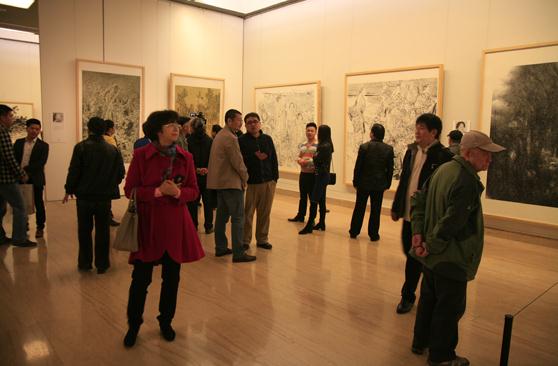 �������������������Ʒ����չ�ھ���Ļ