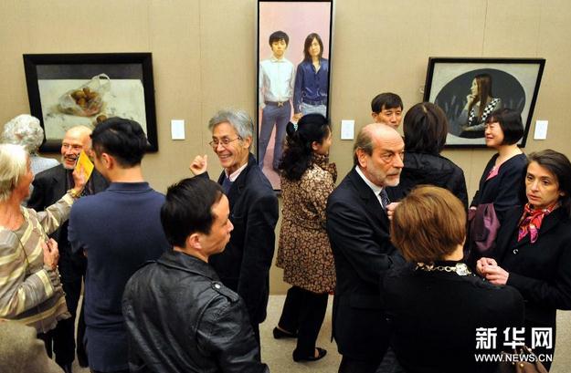 ���з������ͻ�����������չ���ڰ�����Ļ