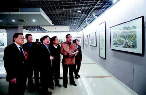 �����ٰ��黭��������Ʒ��չ 88λ�黭����Ʒ����