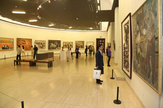 ��������ѧԺ����60����У��չ�ھ���Ļ