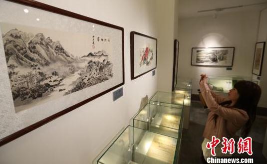 26�������仭������Ʒ�����Ͼ����乬