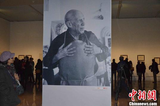 �й����Ҳ���ݾٰ�ϼ�����������ϵ�а滭չ