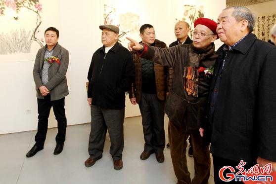 �������黭��Ʒչ�����ʳ������ݿ�Ļ