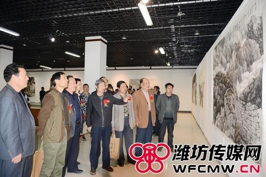 山东青州举办山石情怀 著名画家丁仲修国画作品展