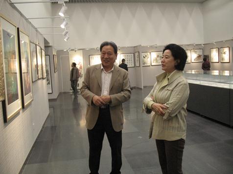 ���ǻ��ʡ������黭Ժ��Ʒ�黭չ�����Ļ