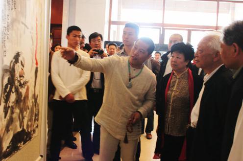 �������л�־Ը��Э���׽��黭չ�ڻ������ݾ���