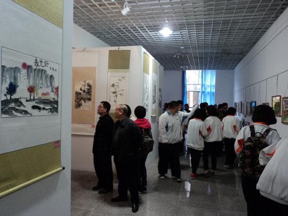 ���������оٰ���Сѧ������������Ʒչ