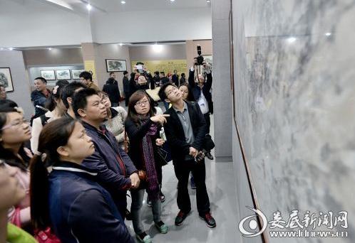 湖南:袁又琦山水画展启幕 娄底晚报书画院揭牌