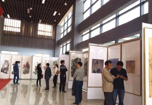 ����ǭ���ؾٰ조ͬ��ͬ�С����������黭��չ��