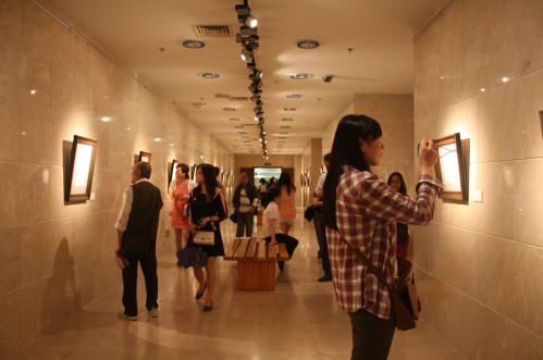 ��ˮ���С������ķ羰�� ����Ⱥ�滭Ѳչ�人