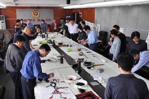 ���գ����칫���黭Э���ٿ��ڶ������´��