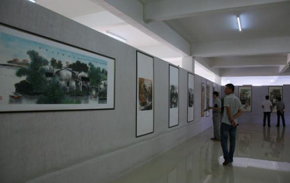 ���Ͼٰ�����黭15����Ʒչ