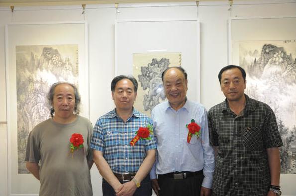 �������ϡ������ȹ�����չ���ݿ�չ