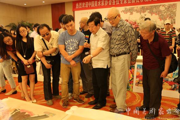 第十二届全国美展专家组首站赴天津观摩指导创作