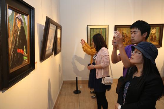 �������ͻ���Ʒ�й�������չ�� ������ȶ��˳�ϯ