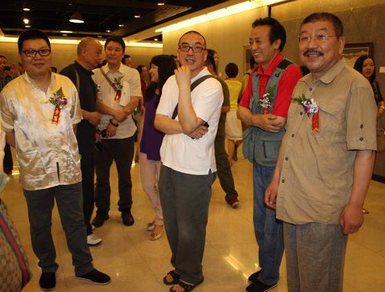 ����•����������ͻ���ƷѲչ�ھ���Ļ