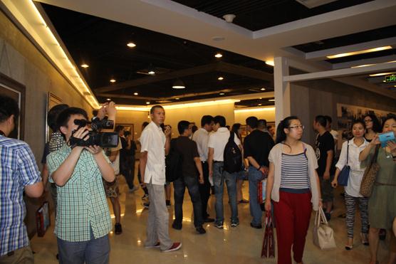 ����•����������ͻ���ƷѲչ�ھ���Ļ