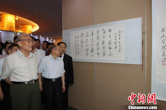 百名将军210余幅百龙书画作品亮相中华世纪坛