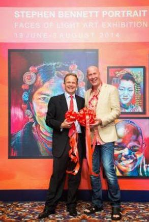 Stephen Bennett������Ф�񻭰���չ��