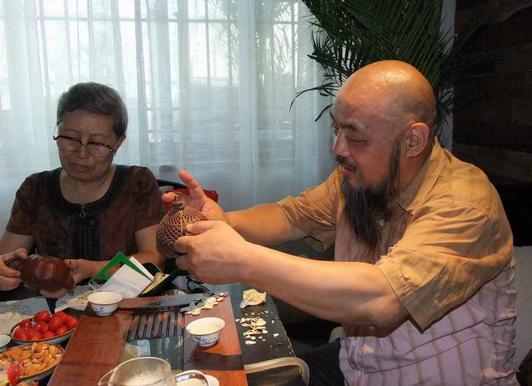 书画名家郑州品茗论道