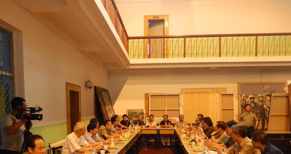 第十二届全国美展专家组赴部队观摩、指导创作