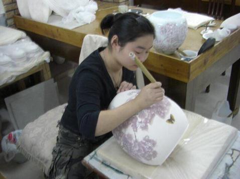 绿艳闲且静,红衣浅复深——陶瓷工艺美术家吴艳青