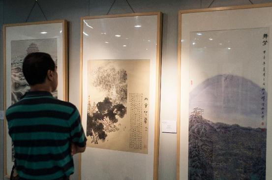 �ڶ�������ԺУʦ������԰��д������չ��Ļ